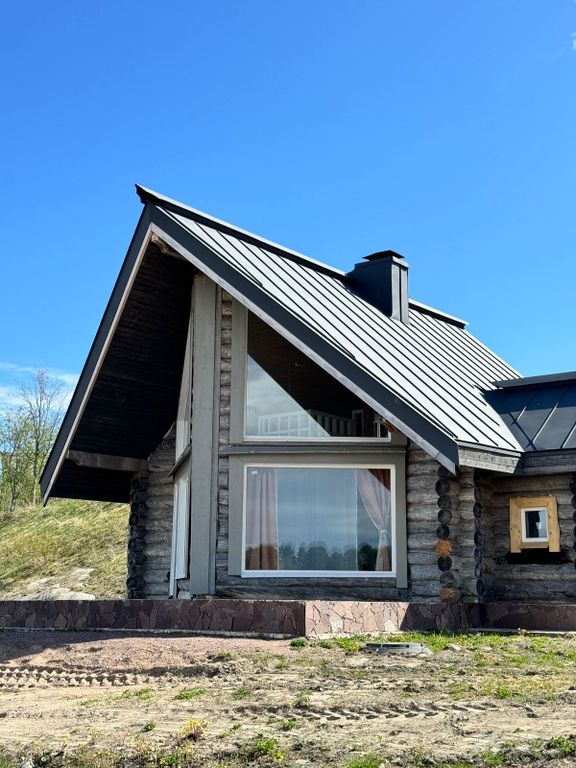 Дом на первой береговой линии