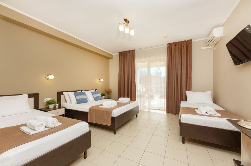 Четырёхместный номер студия с террасой