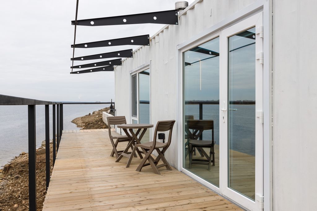 Дом Дом Красное и Белое