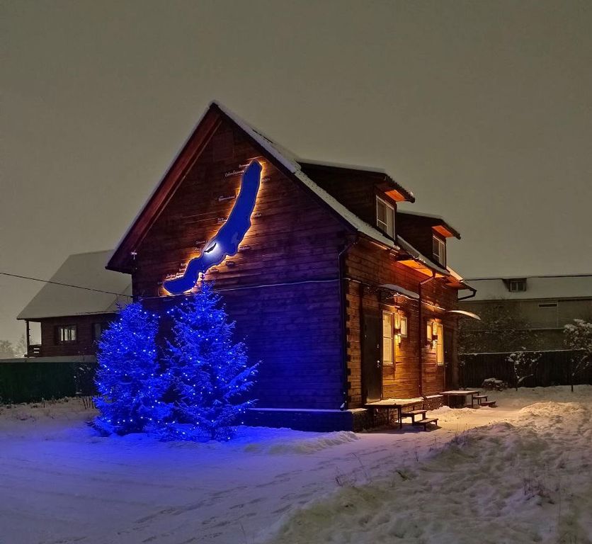 Северобайкальск дома. Гостевые дома на Байкале. Дом на Байкале. Домики на Байкале. Северобайкальск отели.