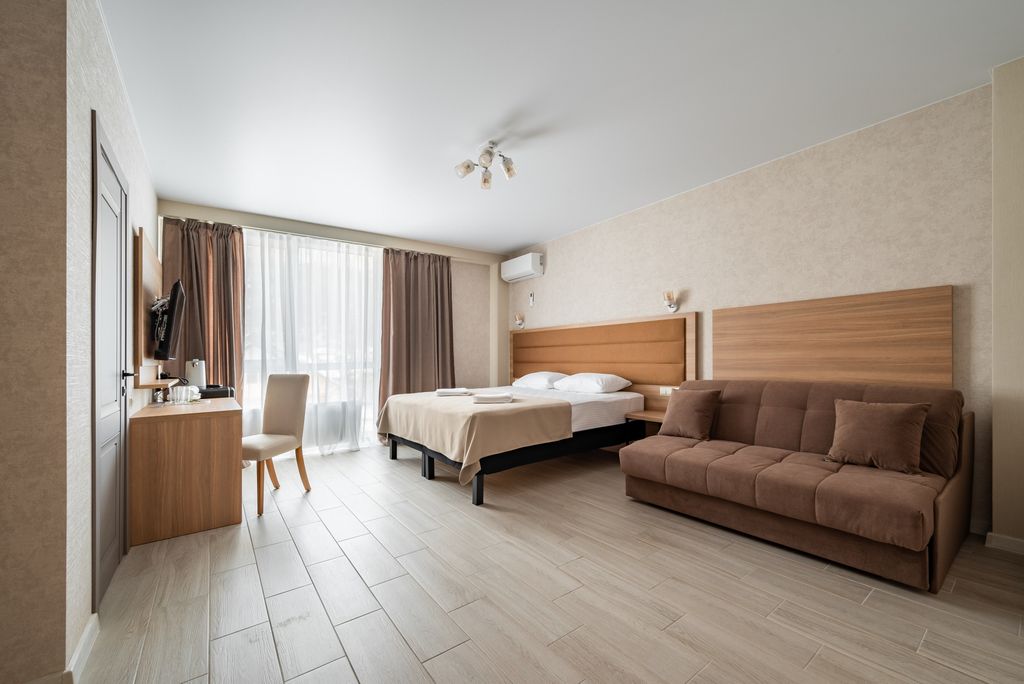 Четырёхместный номер стандарт с видом на горы