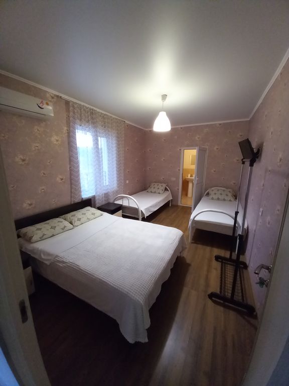 Четырёхместный номер улучшенный с видом на горы