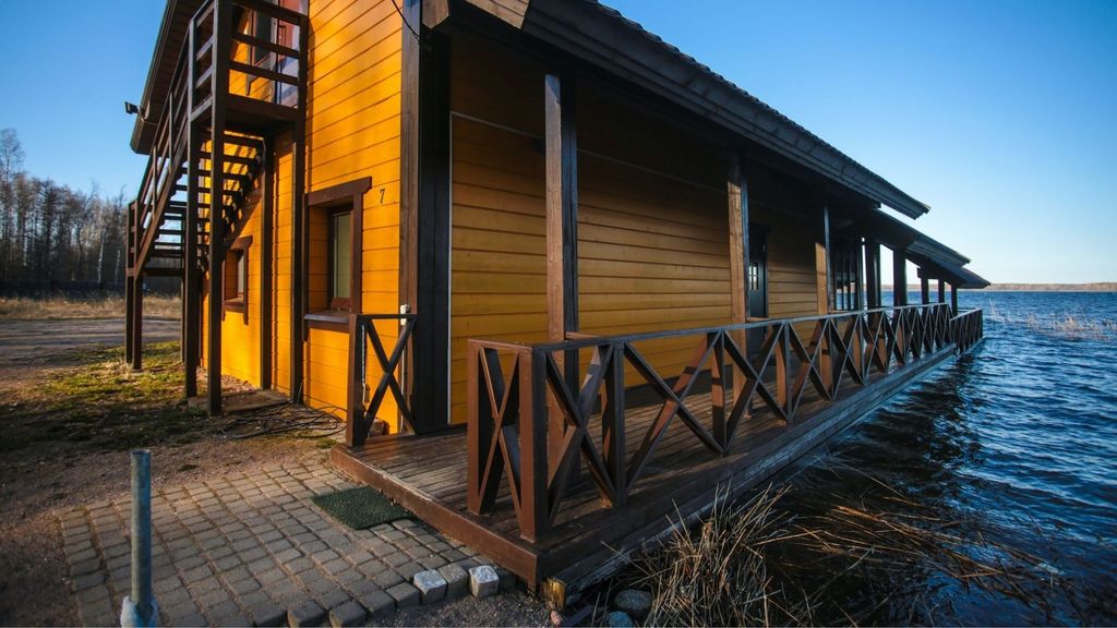 Дом вилла с террасой