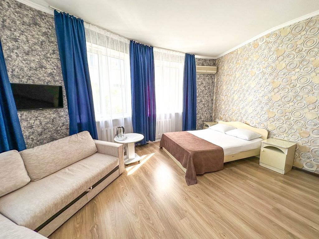 Четырёхместный номер с балконом