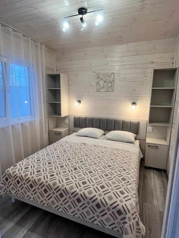 Апартаменты АПАРТАМЕНТЫ В КОТТЕДЖЕ  (две спальни и гостиная-кухня)