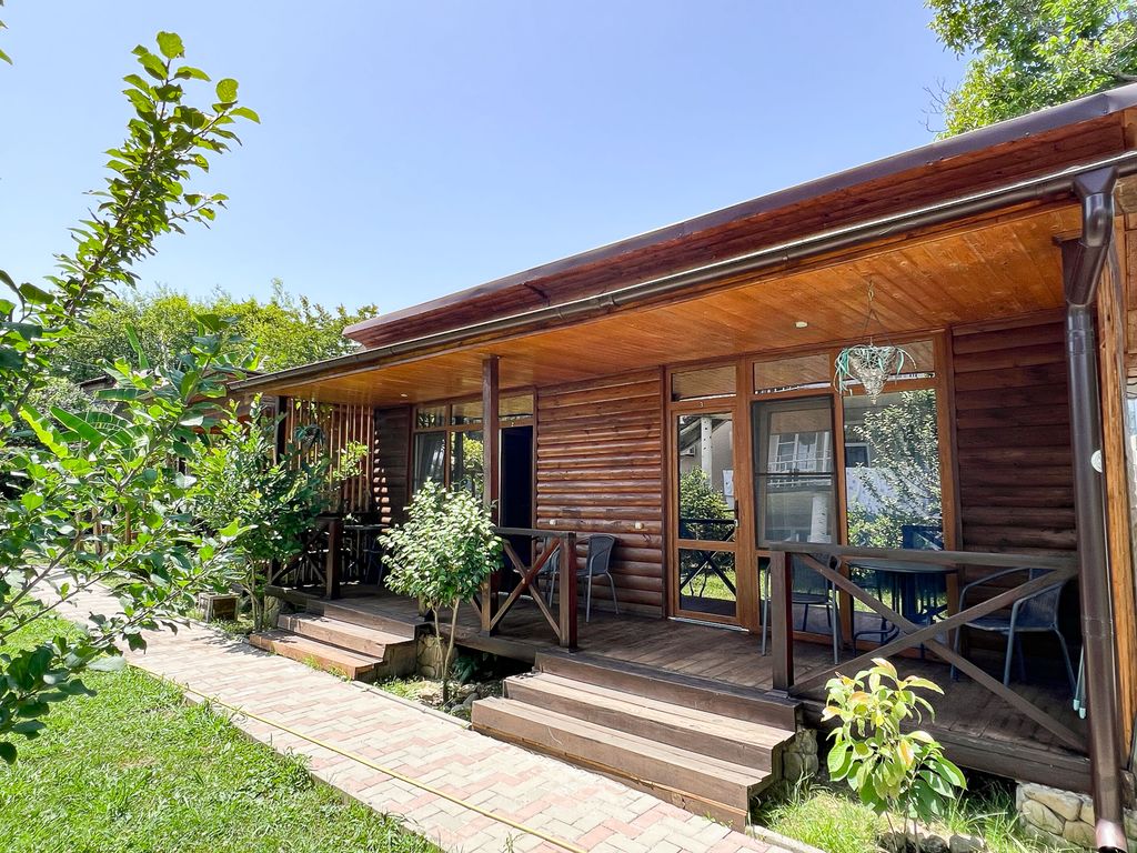 Трёхместный номер улучшенное бунгало