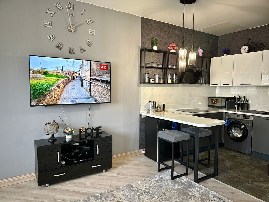 Четырёхместный номер люкс с видом на город