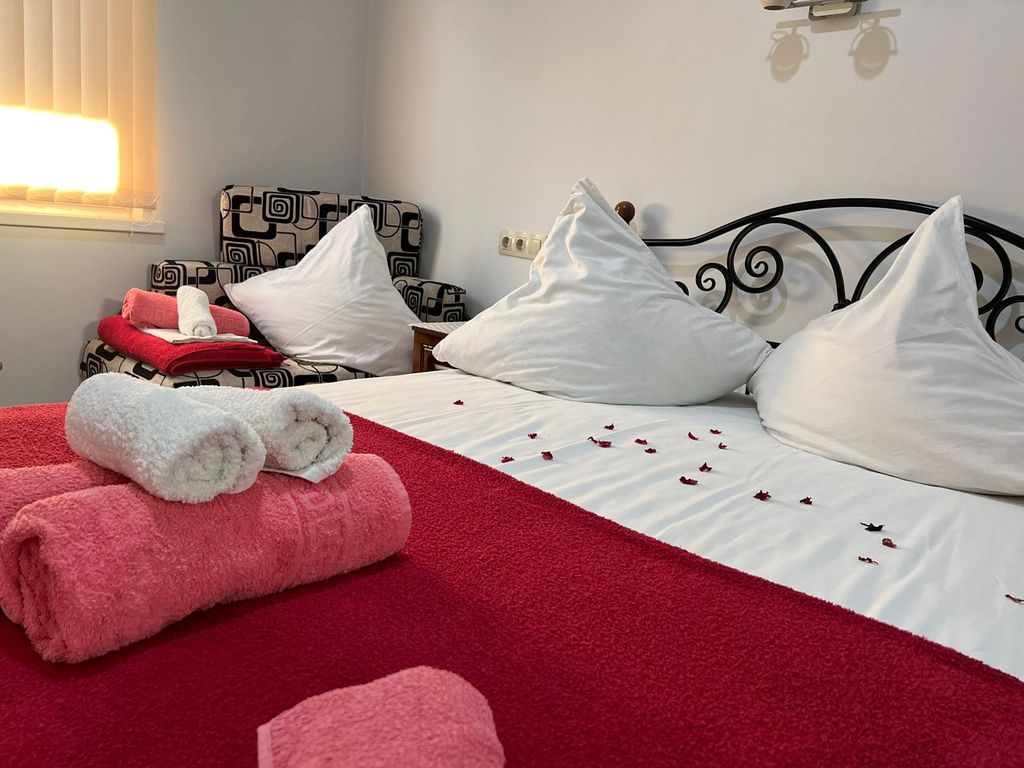 Четырёхместный номер стандарт с видом на горы