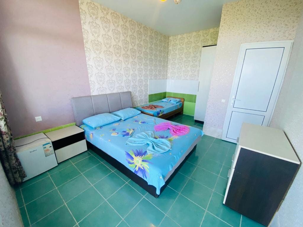 Трёхместный номер стандарт с видом на море