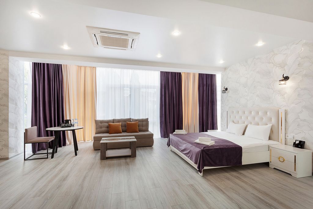 Четырёхместный номер люкс