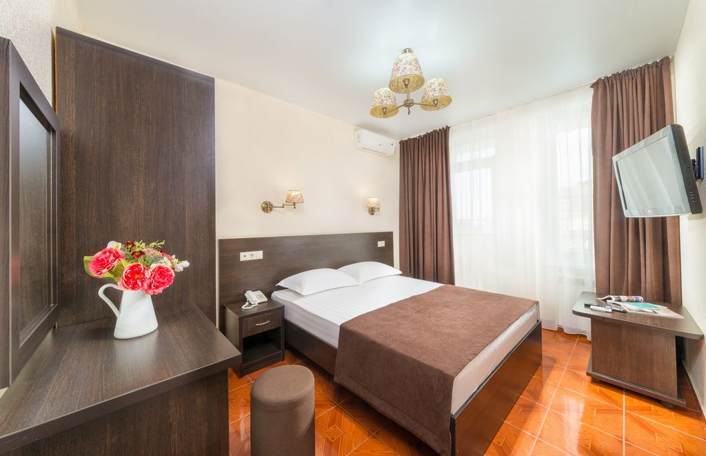 Двухместный номер с 1 кроватью стандарт с балконом и видом на бассейн