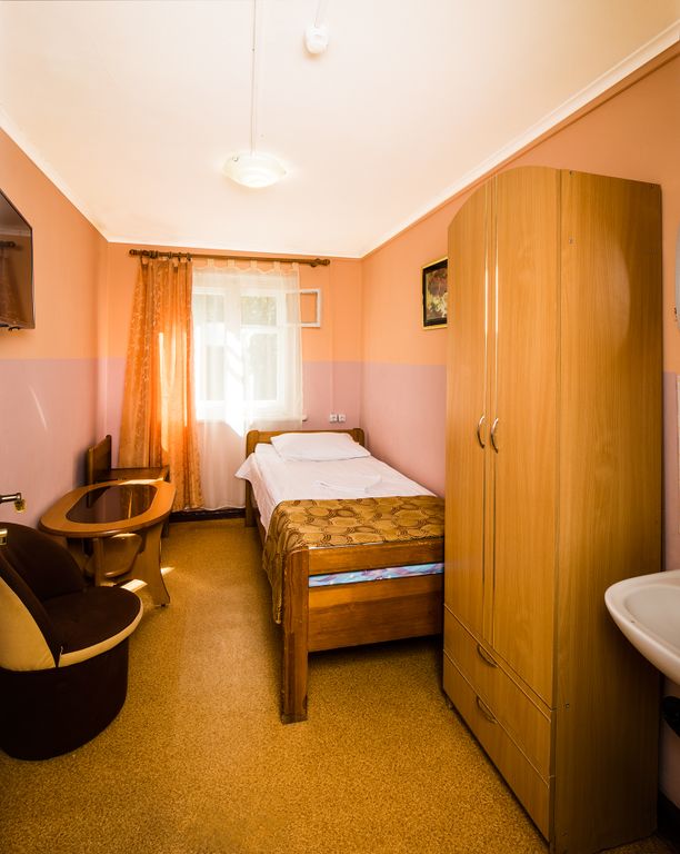 Одноместный номер эконом single (№ 10,11,14)