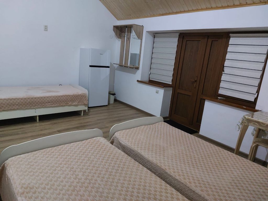 Трёхместный номер стандарт с видом на горы