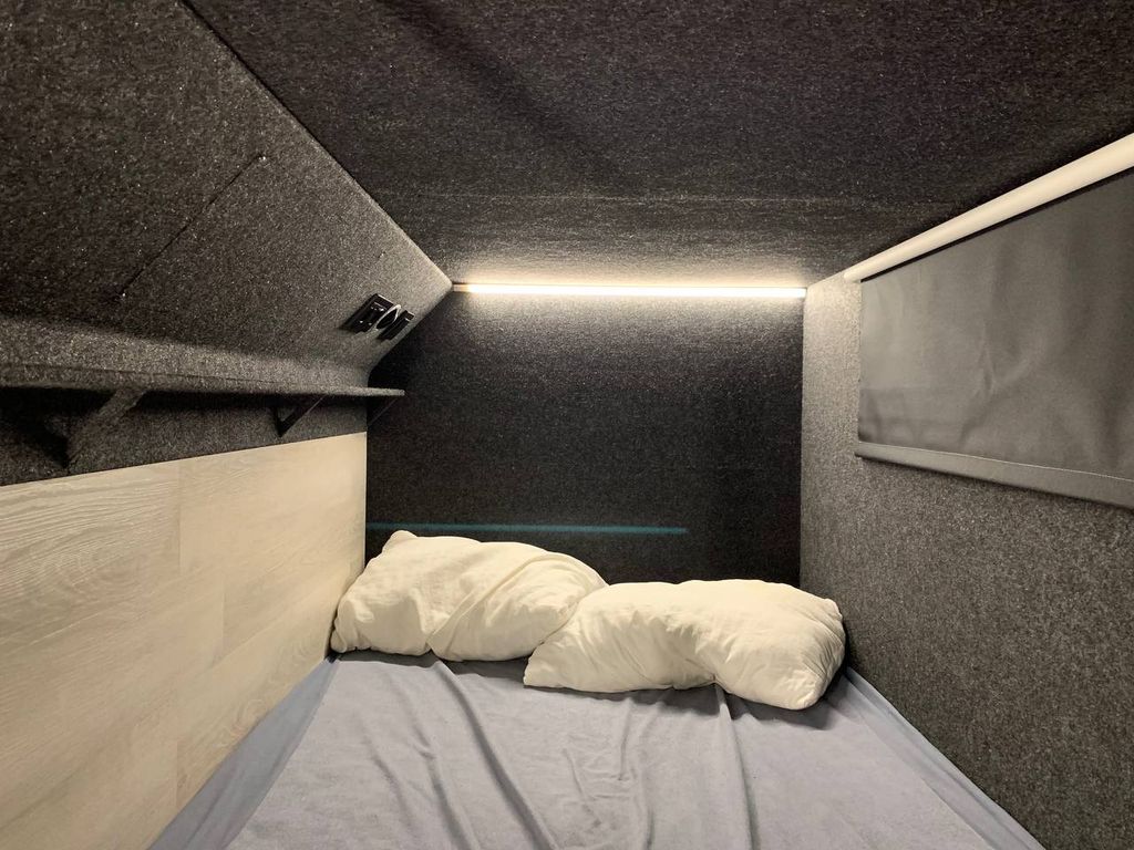 Двухместный номер с 1 кроватью капсула с кроватью 110*190