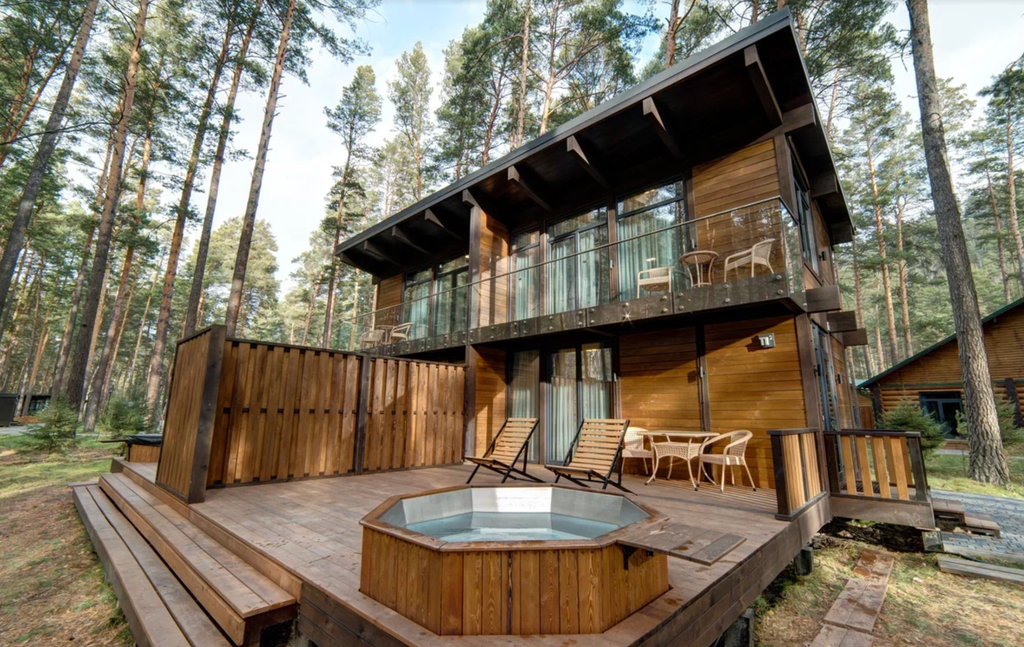 Четырёхместный номер люкс с чаном-купелью