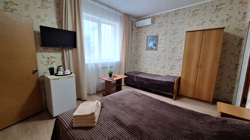 Трёхместный номер комфорт 2.2