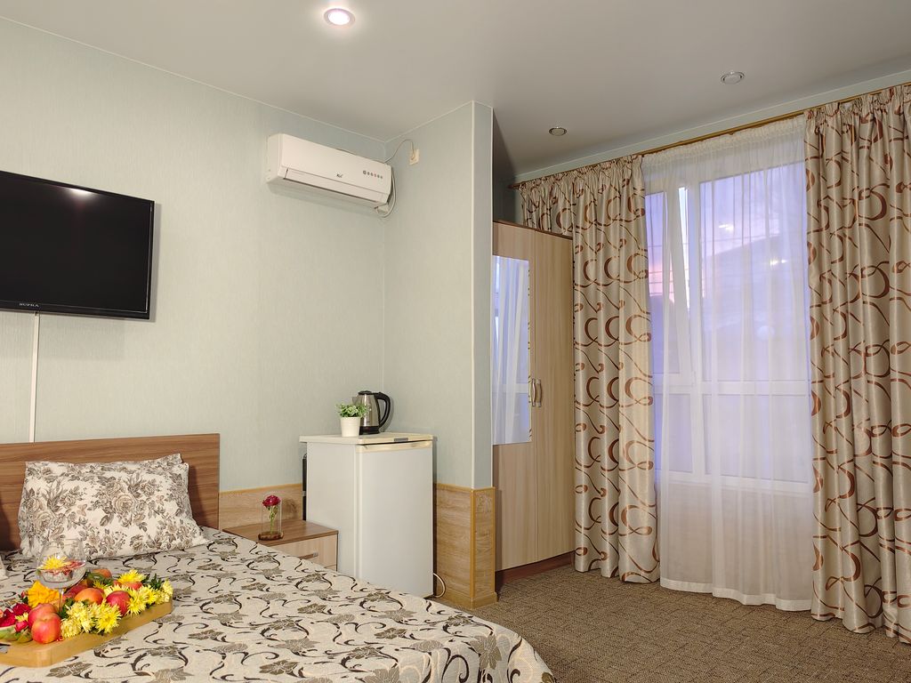 Многоместный смешанный номер 2х комнатный коннект с отдельным входом