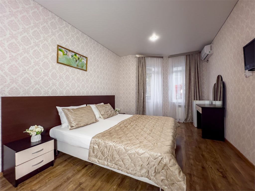 Двухместный номер с 2 отдельными кроватями стандарт с ванной комнатой на этаже