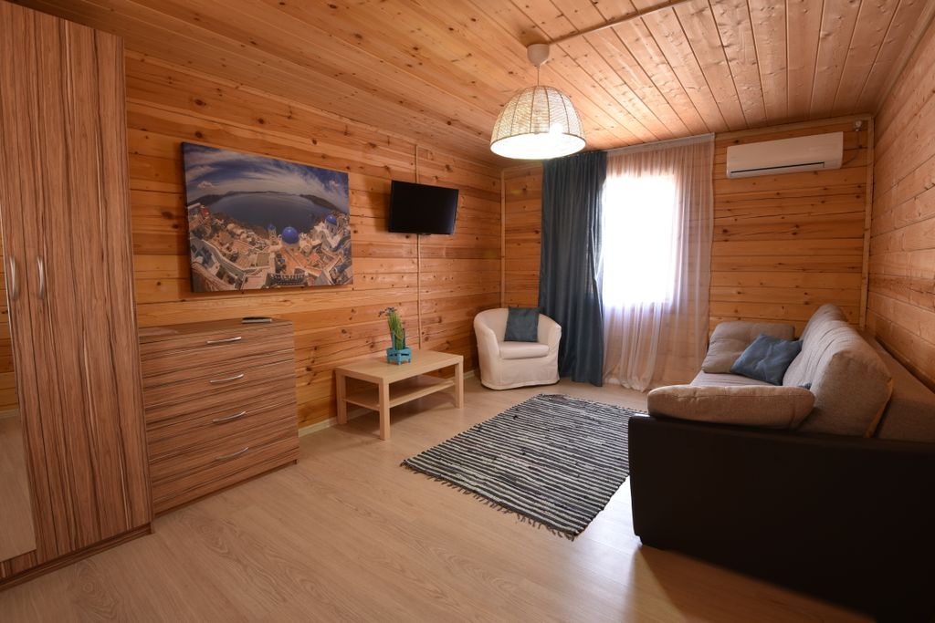 Дом со своим двором