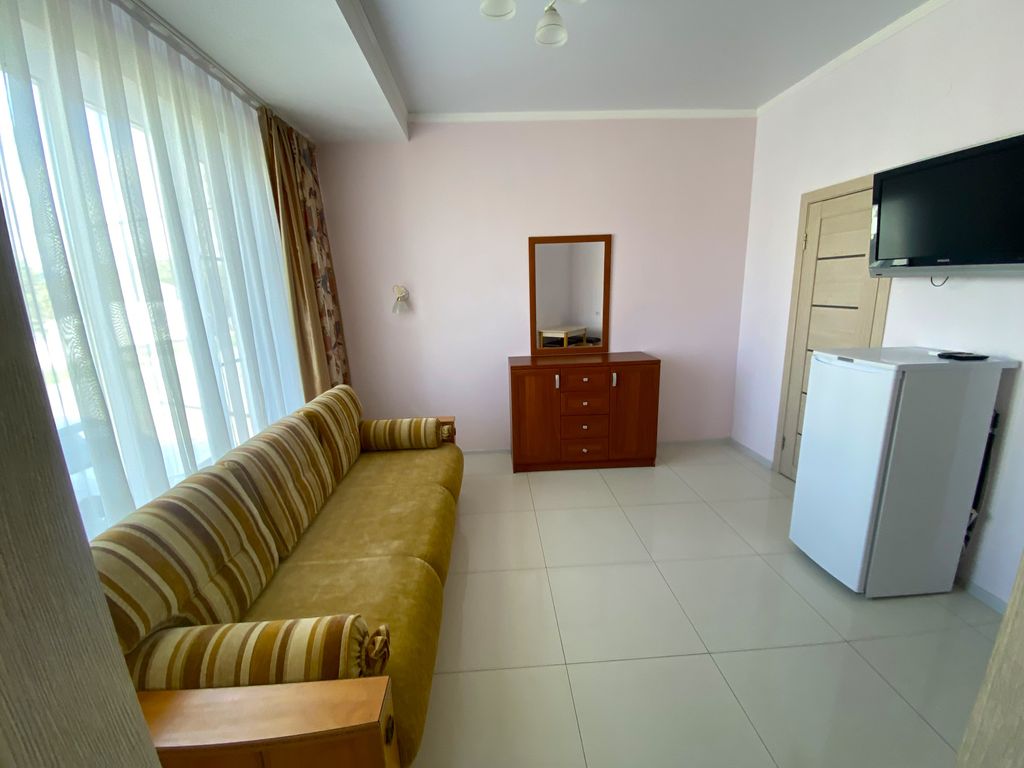 Апартаменты двухкомнатный четырёхместный с кухней