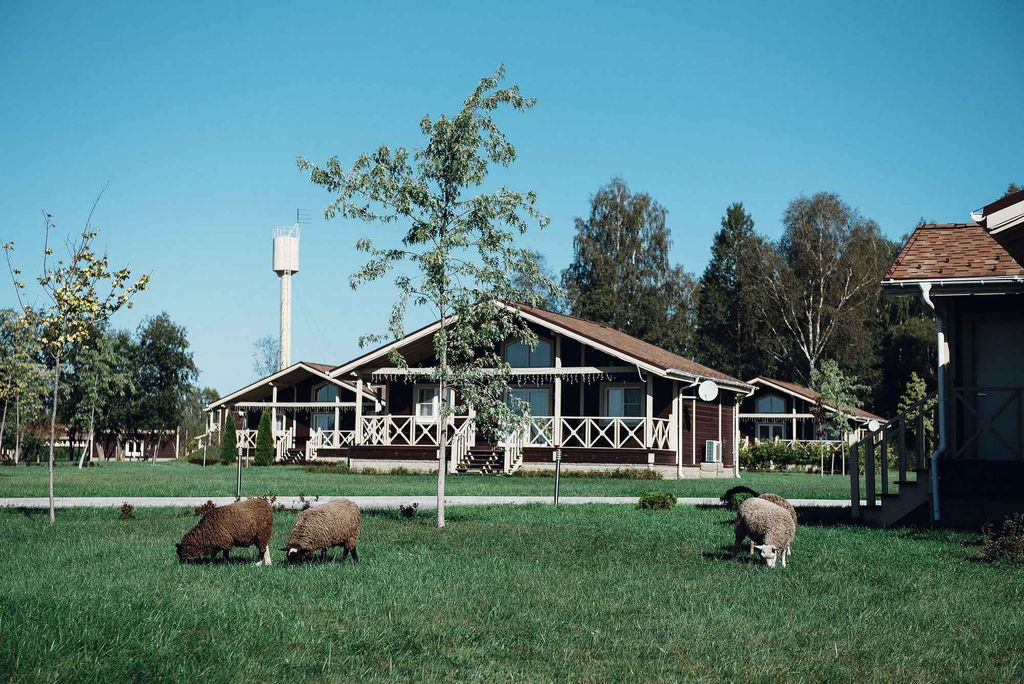 Дом шале Family