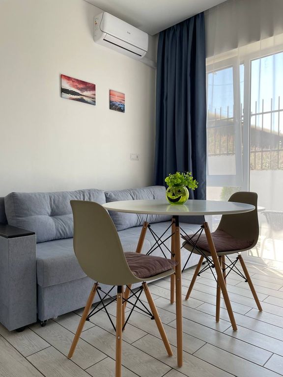 Четырёхместный студия с видом на горы и курорт