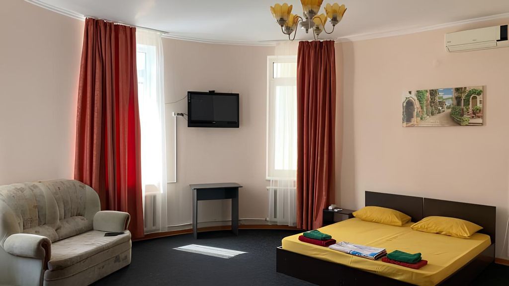 Трёхместный номер полулюкс без балкона  Кор 2.