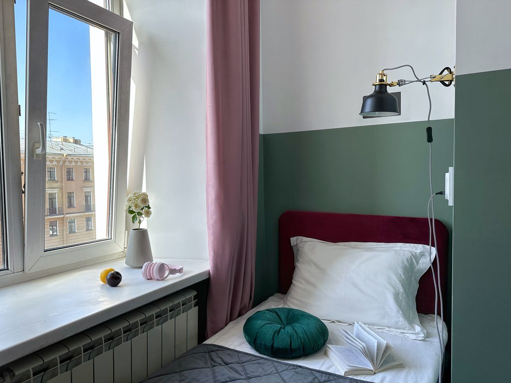 Одноместный номер с видом на канал Грибоедова