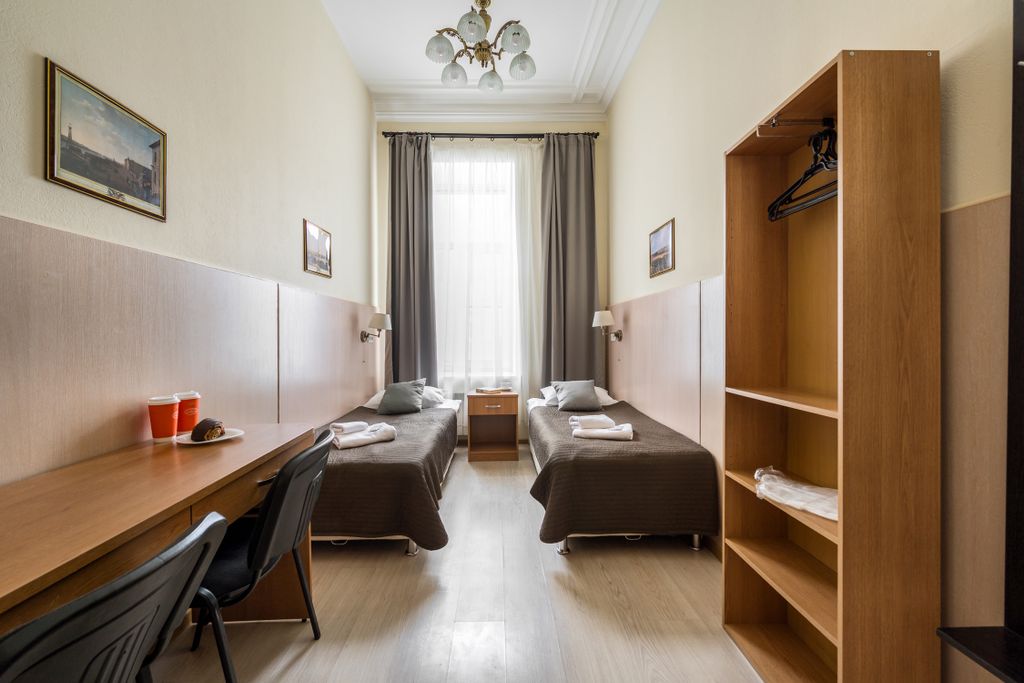 Двухместный с 1 кроватью с общей ванной комнатой (дабл или твин)