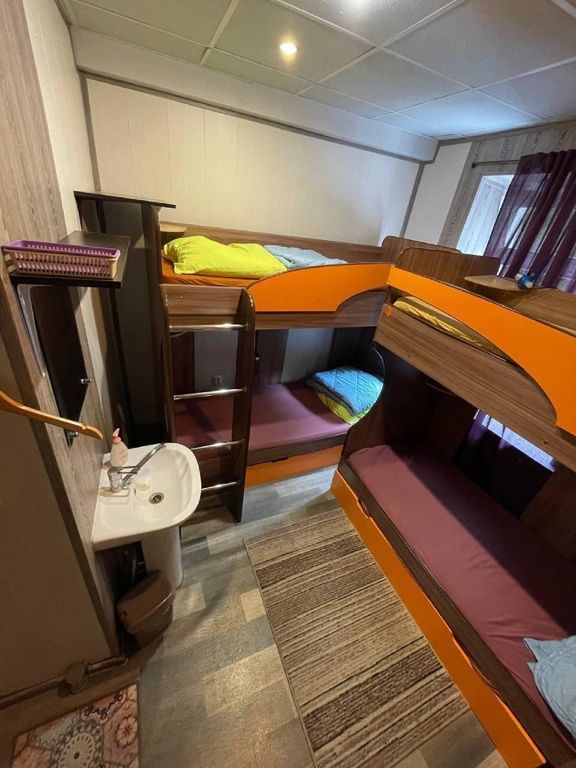 Многоместный смешанный номер 4-х местный женский