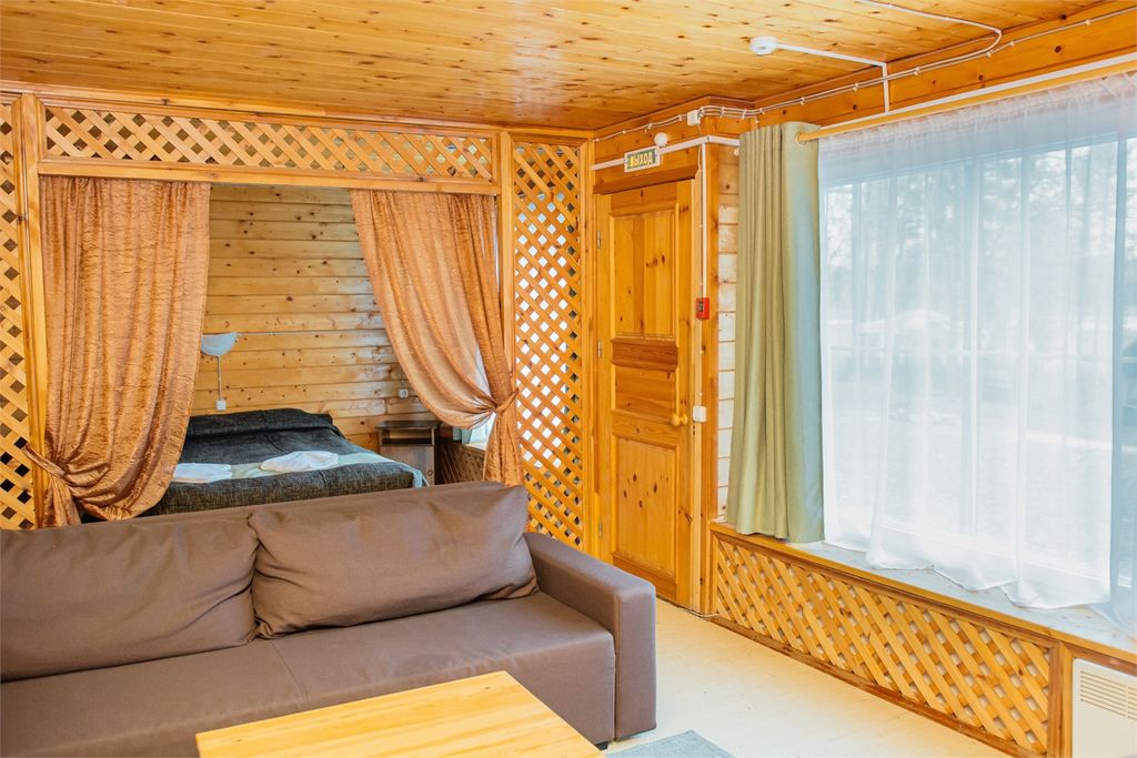 Четырёхместный номер улучшенный с видом на озеро №8-11