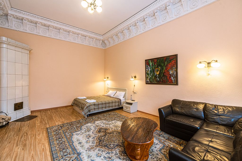 Семейный номер комфорт с двуспальной кроватью