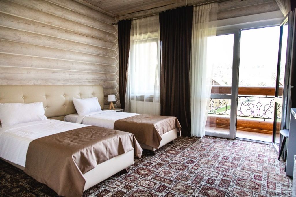 Двухместный номер с 2 отдельными кроватями Suite green с балконом