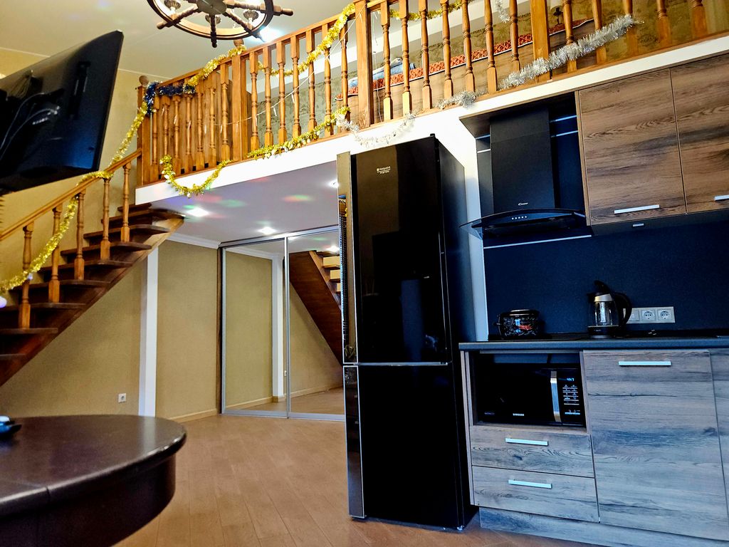 Четырёхместный двухуровневый с видом на горы