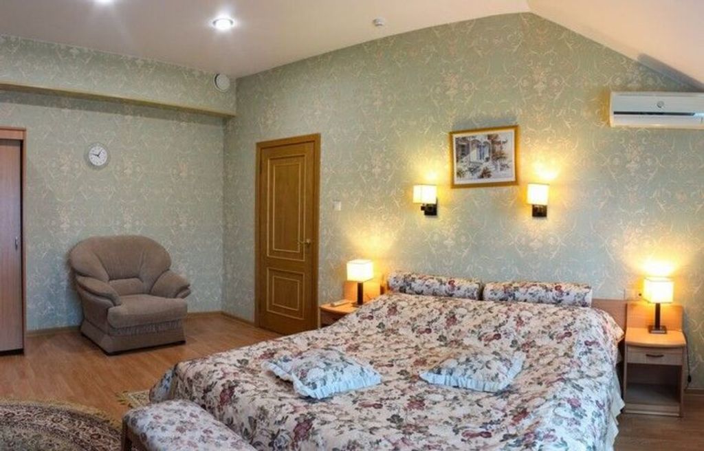 Двухместный номер с 1 кроватью люкс (№209, 309, 317)