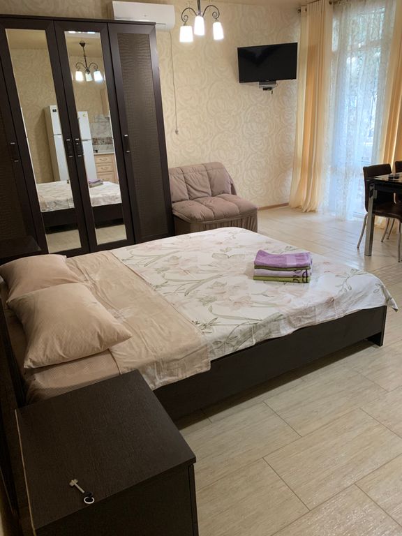 Трёхместный номер номер с видом на горы 9