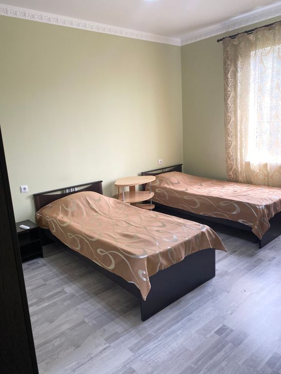 Трёхместный номер стандарт с видом на город