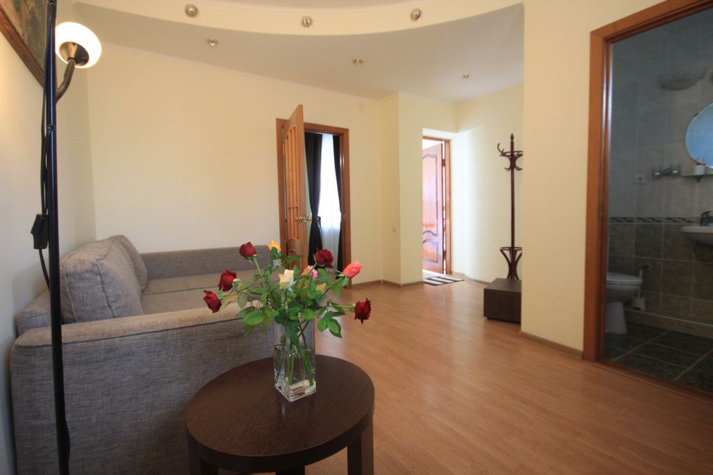 Четырёхместный номер 2-х комнатный стандарт с террасой