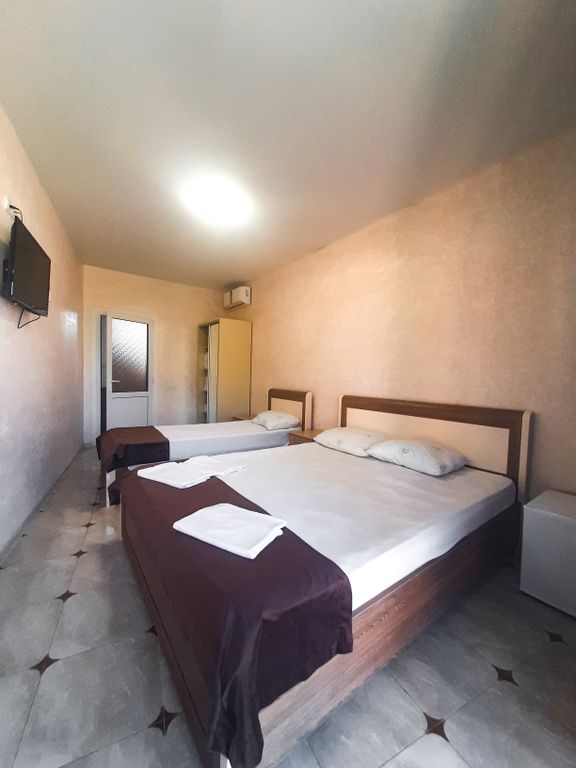 Трёхместный номер Номер комфорт с видом на горы и бассейн