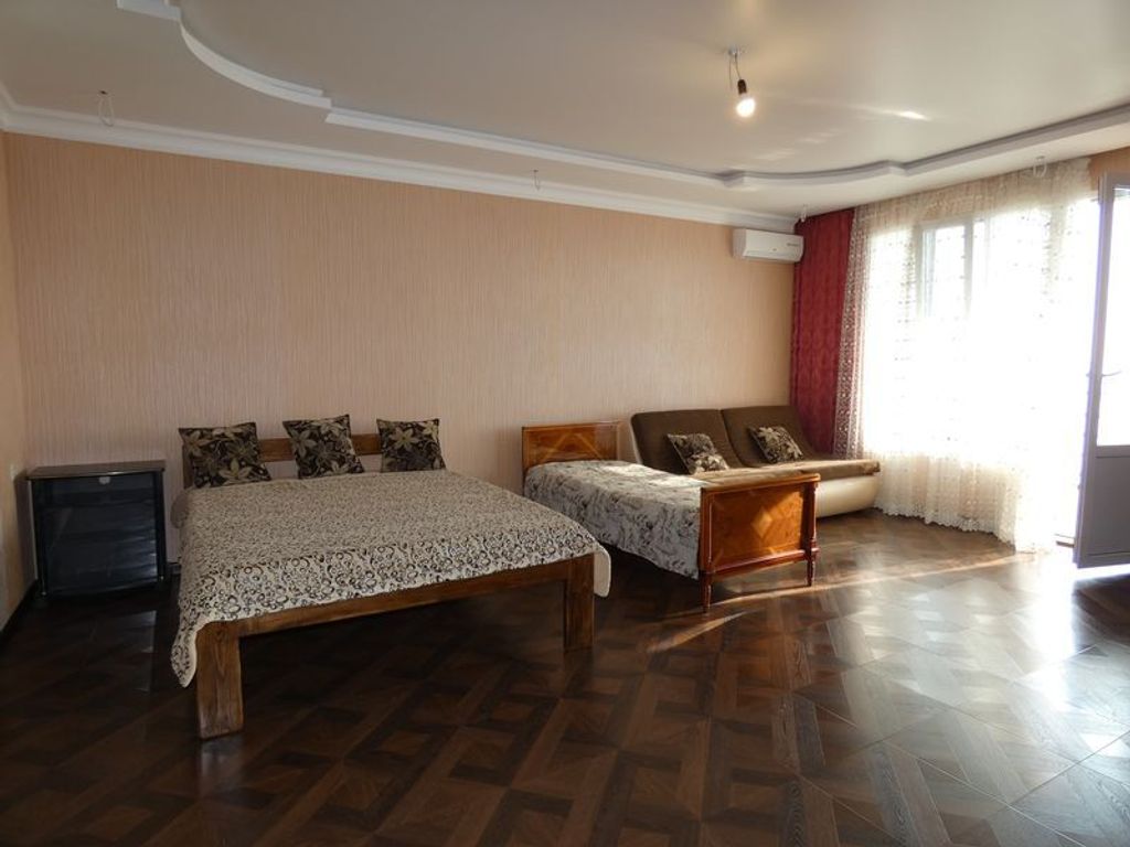 Семейный номер с балконом