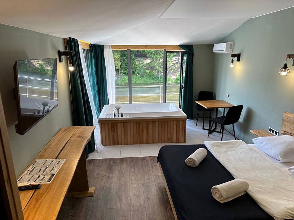 Двухместный номер с 1 кроватью №7 в spa-отеле для двоих с джакузи