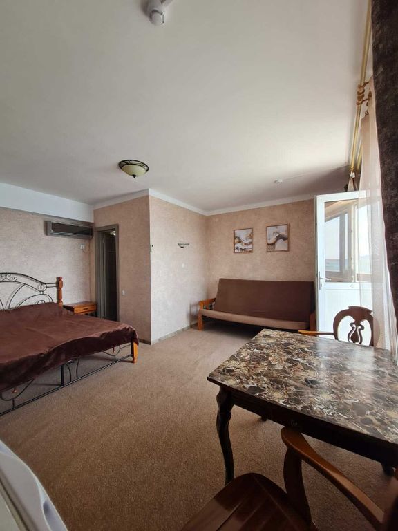 Четырёхместный номер полулюкс с видом на море на 2 этаже