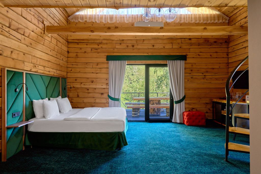 Четырёхместный номер вилла Люкс