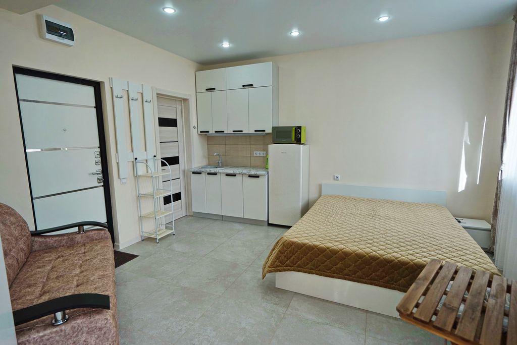 Апартаменты трёхместные с балконом №63