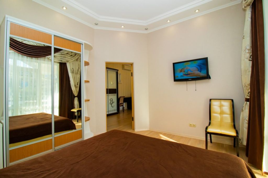 Четырёхместный номер двухкомнатный люкс