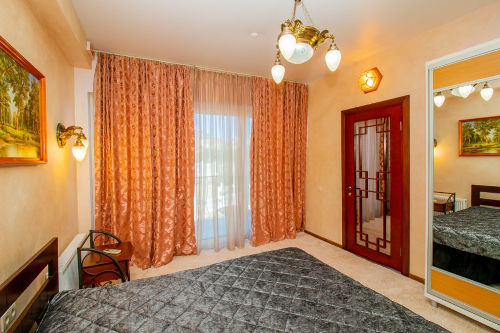 Четырёхместный номер семейный 208