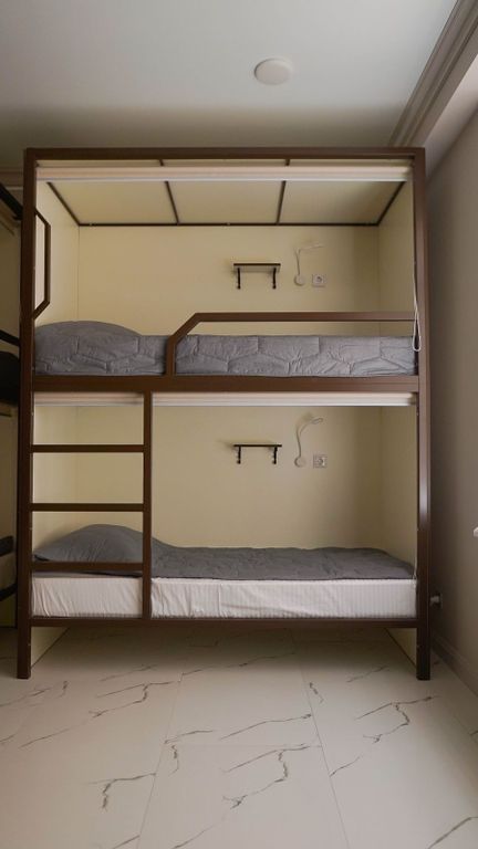 Многоместный мужской номер эконом (душ/туалет общий)