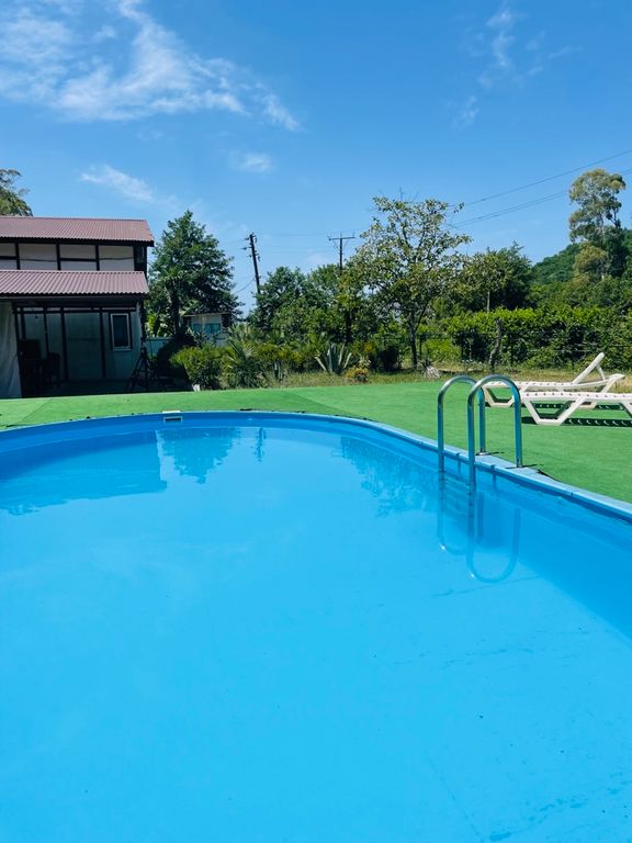 Семейный номер двухкомнатные апартаменты с бассейном и летней кухней с видом на горы и речку