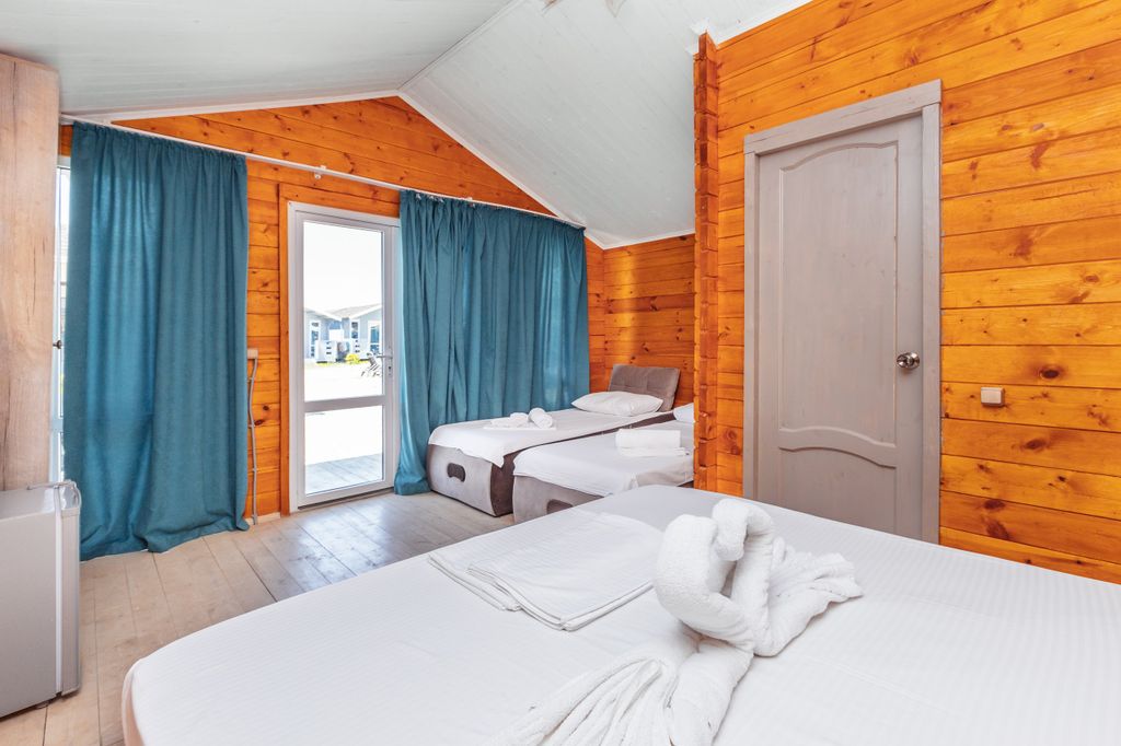 Дом Улучшенное Шале с видом на бассейн