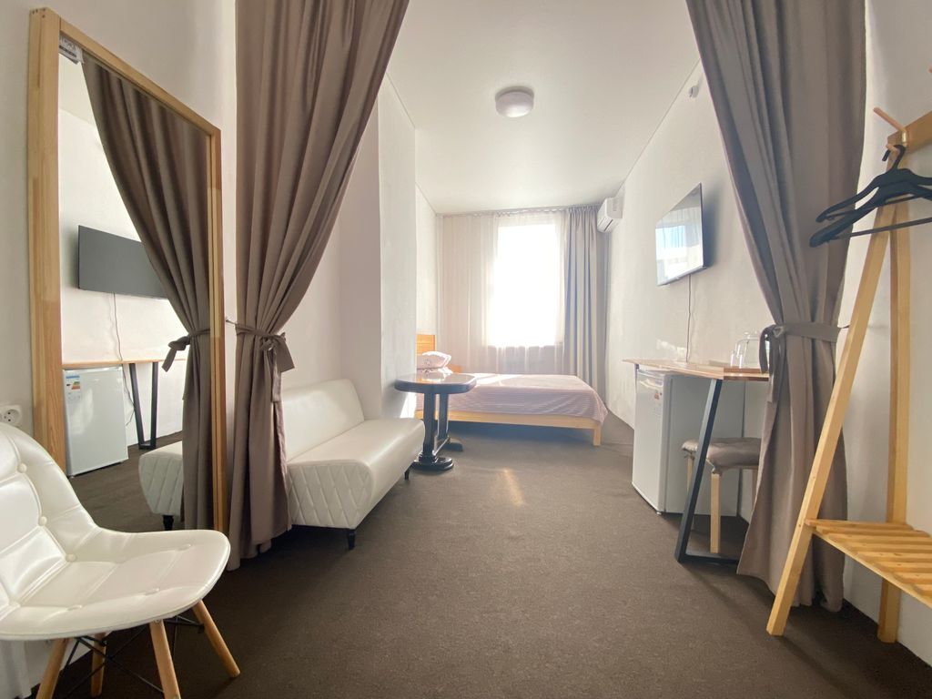 Двухместный номер с 1 кроватью . Общий санузел с душевой кабиной